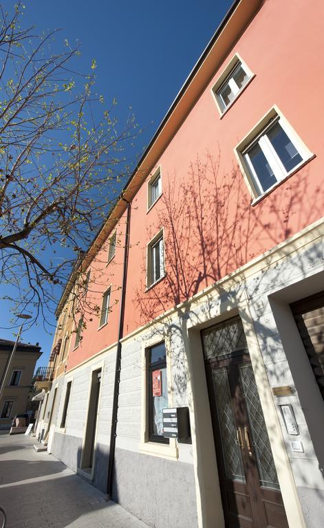 نيغرار Le Suites - Di Fronte Ospedale Sacro Cuore المظهر الخارجي الصورة